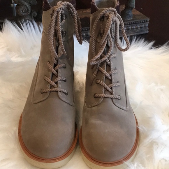 Adorable Baretraps NWOT - Picture 14 of 14